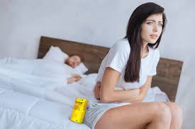 Gazul în stomac este de obicei cauzat de înghițirea aerului în timp ce mănâncă și prin distrugerea hranei în intestinul gros. Crampele Abdominale Cauze Tratament Preventie