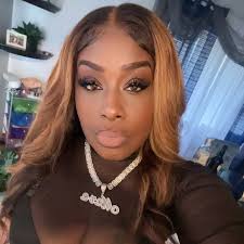 Mara Monroe's Instagram, Twitter & Facebook