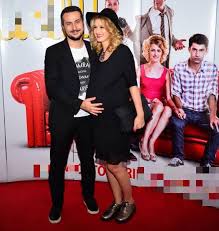 Acest lucru se presupune pentru ca acum cateva luni de zile diana a spus ca ii lipseste un copil. Diana Dumitrescu Isi Linge RÄƒnile DivorÅ£ului Ducu Se BucurÄƒ CÄƒ Va Deveni TatÄƒ Cum AratÄƒ Ioana Blaj Cu PuÅ£in Timp Inainte De Nastere Spynews Ro