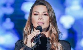 W krakowie, w którym teraz mieszka, ma więcej czasu dla siebie i… dla swoich fanów. Edyta Gorniak Znow W Krotkich Wlosach Fani Sa Zachwyceni Szolbiznes Maxxx News Rmf Maxxx