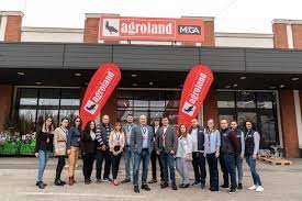 Telefon vezi toate ofertele in revista agroland mega. Agroland Opens The Largest Network Store Within The Penny Center Fundeni Project The Romania Journal