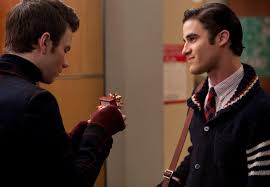 Actor, singer, and songwriter of stage, screen, and the recording studio who was introduced to many as blaine on tv's glee. Glee Season 4 Spoilers Who Is Coming Between Chris Colfer Darren Criss Now