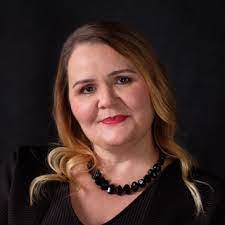 Lenora Rush's Instagram, Twitter & Facebook