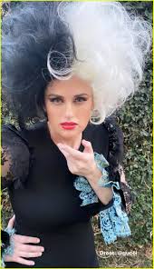 Cruella, which is set in 1970s london amidst the punk rock revolution, follows a young grifter named estella. Rebel Wilson Dresses Up As Cruella De Vil One Day After Disney Drops Movie Trailer Photo 4525696 Cruella Disney Rebel Wilson Pictures Just Jared