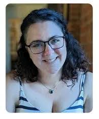 Alison Medeiros's Instagram, Twitter & Facebook