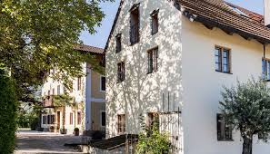 317 bewertungen, 211 authentische reisefotos und günstige angebote für hotel yachthotel chiemsee. Heiraten Am Chiemsee Die Top 7 Orte Fur Eine Aussergewohnliche Hochzeit Direkt Am Chiemsee Marry Me