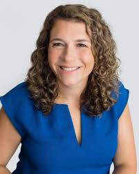 Laura Lange's Instagram, Twitter & Facebook