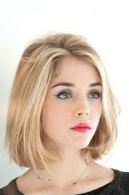 Carre Avec Raie Au Milieu Coiffures Carre Styles De Coiffures Coiffure