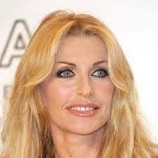 The presenter, live on rai during euro 2020. Paola Ferrari Unofficial Photos Facebook