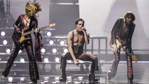 Listen to i wanna be your slave here: Ec0gj2yop176cm