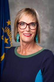 Suzanne Crouch's Instagram, Twitter & Facebook