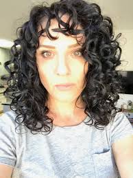 embracing my curly hair and why I don't use the curly girl method