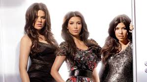 En 2019, elle lance avec sa meilleure amie malika haqq une nouvelle collection de maquillage en collaboration avec la marque becca 36. L Incroyable Famille Kardashian 2014 Saison 9 Serie De Telerealite Telerama Fr