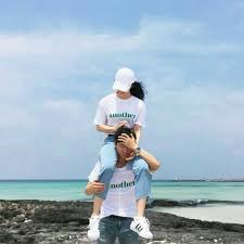 Foto cowok keren ganteng dari belakang. Cp