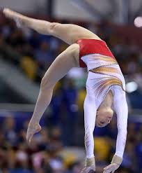 Na haar goud aan de brug met ongelijke leggers zaterdag was nina derwael vandaag ook de beste op de balk tijdens de challenge cup turnen in het kroatische osijek. Nina Derwael