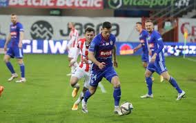 Meczów z rzędu bez wygranej. Jakub Swierczok Artykuly Gol24