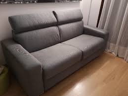 La sua alta personalizzazione passa attraverso differenti scelte di braccio e seduta, oltre allo stile delineato della bordatura, realizzabile in colori differenti. Divano Letto Poltrone E Sofa In 20132 Segrate Fur 450 00 Zum Verkauf Shpock De