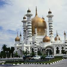 Namun, ada beberapa masjid yang indah hingga menjadi daya tarik wisata. 20 03 2020 Jumaat Tercatat Sejarah Seluruh Masjid Di Malaysia Terpaksa Di Kosongkan