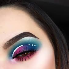 1001 Ideen Und Inspirationen Wie Sie Ihre Augen Schminken Geschminkte Augen Make Up Augen Blauer Lidschatten