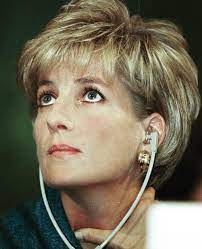 Foreverladydiana On Instagram Diana With Earphones So Modern Princess Diana Family Princess Diana Pictures Lady Diana