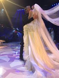 Im standesamt gibt es ein lustige panne. Germany S Next Topmodel Hochzeit Auf Der Buhne Das Gab Es Noch Nie Bunte De