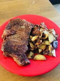 Homemade Cast Iron Seared Garlic Butter Steak With Pan Fried Potatoes And Onions 1334x750 Comida Cocinas