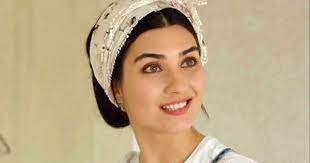 Tuba büyüküstün foto galerilerini gezebilirsiniz. Ù…Ø¹Ù„ÙˆÙ…Ø§Øª Ø¹Ù† Ø§Ù„Ù…Ù…Ø«Ù„Ø© Ø§Ù„ØªØ±ÙƒÙŠØ© ØªÙˆØ¨Ø§ Ø¨ÙˆÙŠÙˆÙƒØ³ØªÙˆÙ† Tuba Buyukustun