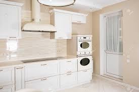 Hitta stockbilder i hd på luxury house interior modern kitchen bar och miljontals andra royaltyfria stockbilder, illustrationer och vektorer i shutterstocks samling. Modern Bright Clean Kitchen Interior In A Luxury House Interior Design With Classic Or Vintage Elements Practical And Well Furnished Kitchen Stock Photo Picture And Royalty Free Image Image 81727992