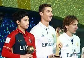 c ロナウド 中央 モドリッチ 右 と並ぶ柴崎 左 c yohei kamiyama モドリッチ ロナウド 柴崎岳