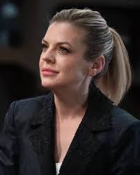 Nicole Oneil's Instagram, Twitter & Facebook