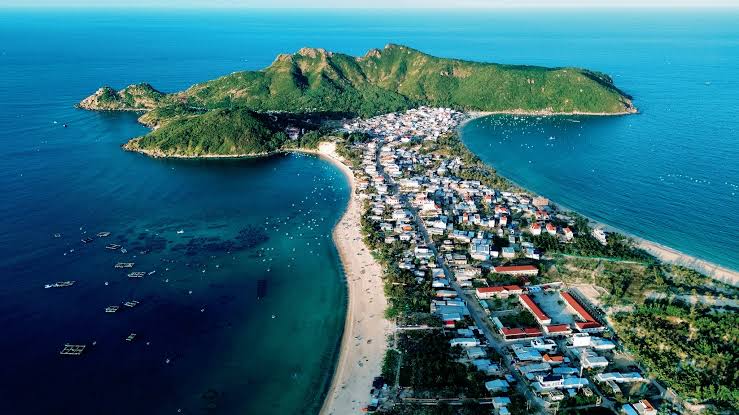 Bãi biển Từ Nham Phú Yên – Biển xanh và đồi cát trắng Sông Cầu (Phường Sông Cầu, tỉnh Đắk Lắk)