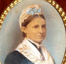 Approximate age and origin of metal frames with curved glass