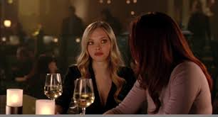 Chloe's seductive behavior begins to obsess catherine, events take an unpredictable turn with potentially fatal consequences for her familly. Chloe Tra Seduzione E Inganno Wikipedia