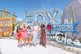 Neon museum las vegas wedding photo. Instagrammable Vegas Neon Museum Things To Do Diana Elizabeth