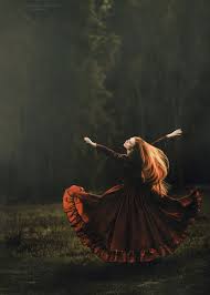 Shooting during the twilight seems an impossible task for many beginning photographers. Fairytale Inspired Portraits Explore Enchanting Worlds Of Magic And Adventure Fairytale Photography Fantasy Photography Photography