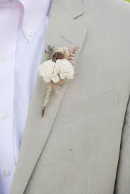 Rustikale Boutonniere Brautigam Und Trauzeugen Boutonniere Sola Button Hochzeitsblumen Hochzeit Brautigam Hochzeit Boutonniere Trauzeugen Ansteckblume