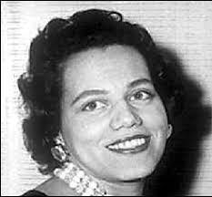 Michelle Goler's Instagram, Twitter & Facebook