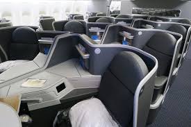 American Airlines Boeing 777 200er Business Class Middle Seats Photos In 2020 American Airlines Business Class Seats Business Class