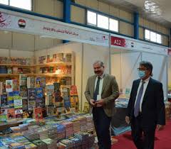 يقام على أرض معرضِ بغداد الدولي معرض للكتاب بمشاركة دول عربية واجنبية وتتواصل فعالياته حتى الثامن من الشهر الجاري ما يتيح للعراقيين فرصة للاطلاع على آخر النتاجات العلمية والثقافية والدينية والتاريخية. Ø§Ù„Ø³ÙÙŠØ± Ø§Ù„ÙƒÙˆÙŠØªÙŠ ÙŠØ´ÙŠØ¯ Ø¨ØªÙ†Ø¸ÙŠÙ… Ù…Ø¹Ø±Ø¶ Ø¨ØºØ¯Ø§Ø¯ Ø§Ù„Ø¯ÙˆÙ„ÙŠ Ù„Ù„ÙƒØªØ§Ø¨ ÙˆÙƒØ§Ù„Ø© Ø§Ù„Ø£ØµØ¯Ø§Ø¡ Ø§Ù„Ø§Ø®Ø¨Ø§Ø±ÙŠØ©