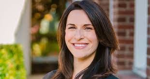 Julia Hendrick's Instagram, Twitter & Facebook