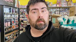 Dollar General vs. Save Mart: A Comprehensive Comparison