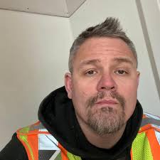 We brought SMELLING SALTS to the Stampede Parade… because 10 days of beer,  bull riding, and bad decisions requires a proper wake-up call 🤠💥🤣