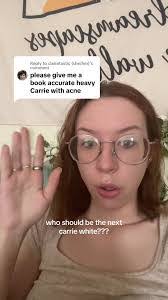 Carrie Singer's Instagram, Twitter & Facebook