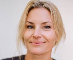 Sally Harrington's Instagram, Twitter & Facebook