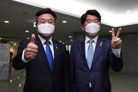 위원장 말이 맞아(feat.윤호중 위원장) 위원장으로서 공정하게 진행하세요! 국감 중 자리 떠난 장제원 의원 회의장 점거 국민의힘에 윤호중 독재라니! Cqnlz Pgioollm