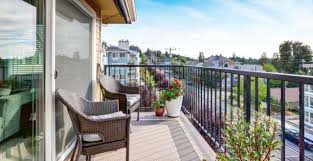 Non tutti si possono permettere un ampio terrazzo o un bel giardino, eppure anche un piccolo balcone può diventare speciale, basta come arredare un terrazzo? Come Arredare Un Balcone Stretto E Lungo Idee Per Sfruttare Lo Spazio