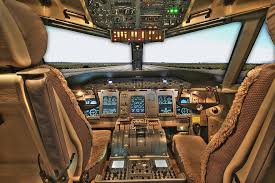 Fig 2.1 ( movimenti fondamentali ) fig 2.2 ( particolare della cabina di pilotaggio ) l'imbardata è la rotazione del baricentro dell'aereo attorno all'asse z di riferimento. Cabina Di Pilotaggio Aereo Jet Passeggeri Pilota Posti A Sedere Consolle Interno Dentro Controlli Macro Pikist
