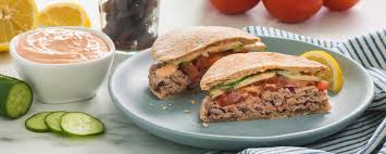 Sandwich Pita Au Thon A La Mediterraneenne Gay Lea