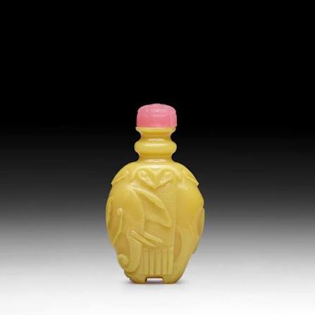 Bonhams : A YELLOW GLASS 'ELEPHANT' SNUFF BOTTLE 1750-1850, Probably imperial, attributed to the Palace Workshops