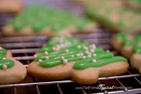 This sugar cookie icing recipe takes only 4 ingredients and comes together in 5 minutes! Royal Icing Without Egg Whites Or Meringue Powder Tips From A Typical Mom